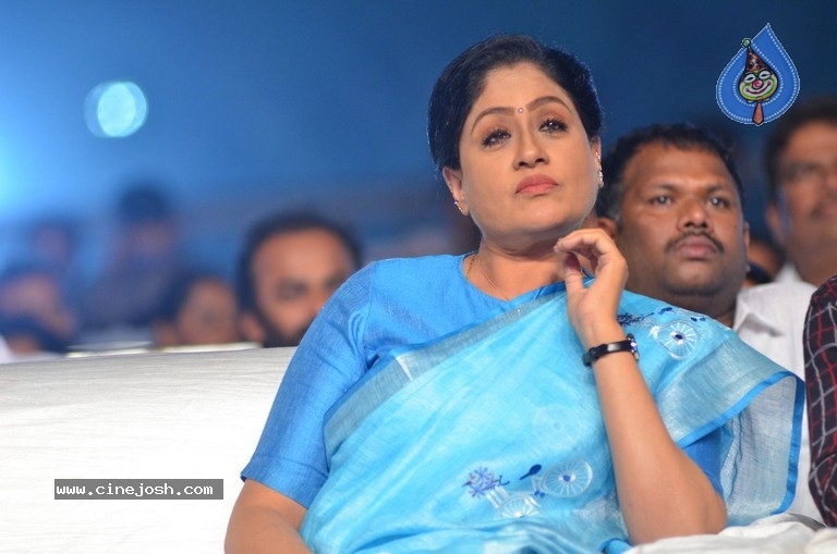 Sarileru Neekevvaru Blockbuster Ka Baap Celebrations 03 - 39 / 63 photos