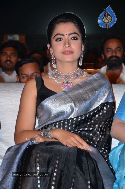 Sarileru Neekevvaru Blockbuster Ka Baap Celebrations 03 - 42 / 63 photos