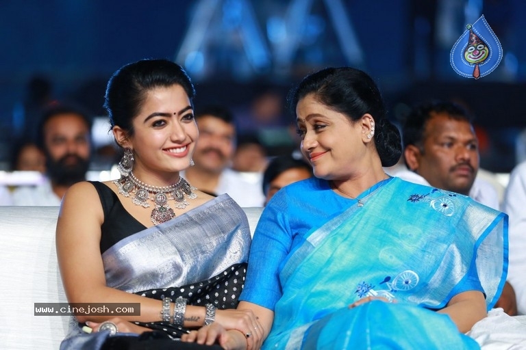 Sarileru Neekevvaru Blockbuster Ka Baap Celebrations 03 - 52 / 63 photos