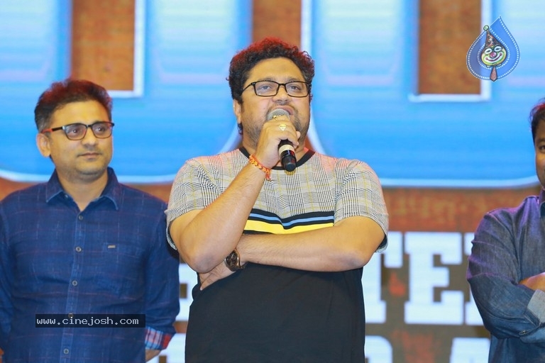 Sarileru Neekevvaru Blockbuster Ka Baap Celebrations 03 - 61 / 63 photos