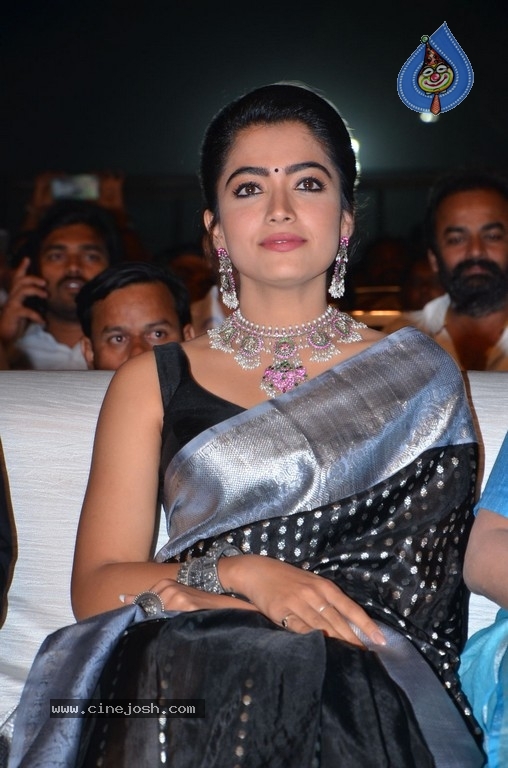 Sarileru Neekevvaru Blockbuster Ka Baap Celebrations 03 - 63 / 63 photos