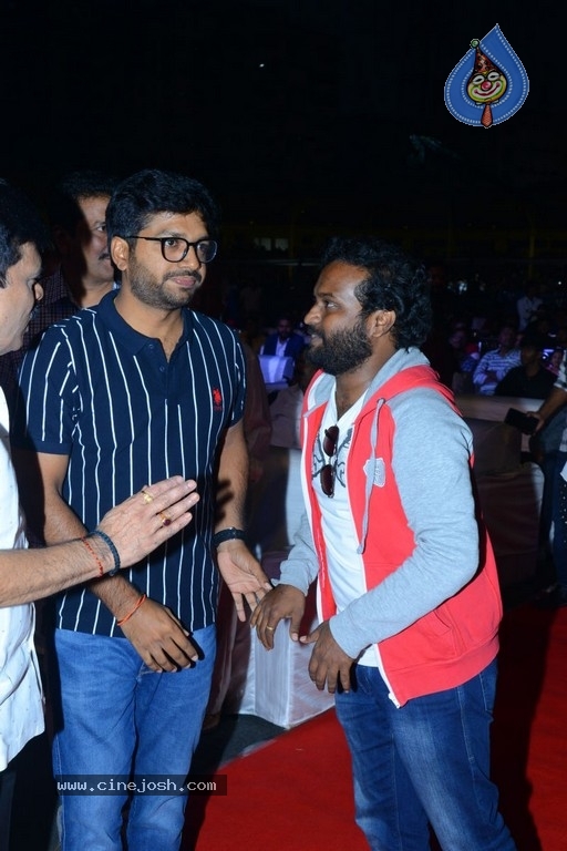 Sarileru Neekevvaru Pre Release Event 02 - 18 / 31 photos
