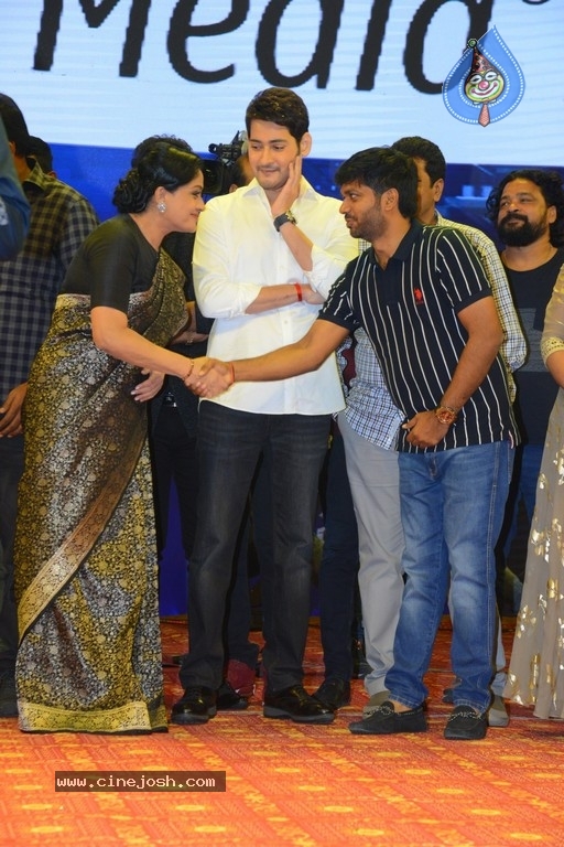 Sarileru Neekevvaru Pre Release Event  - 24 / 70 photos