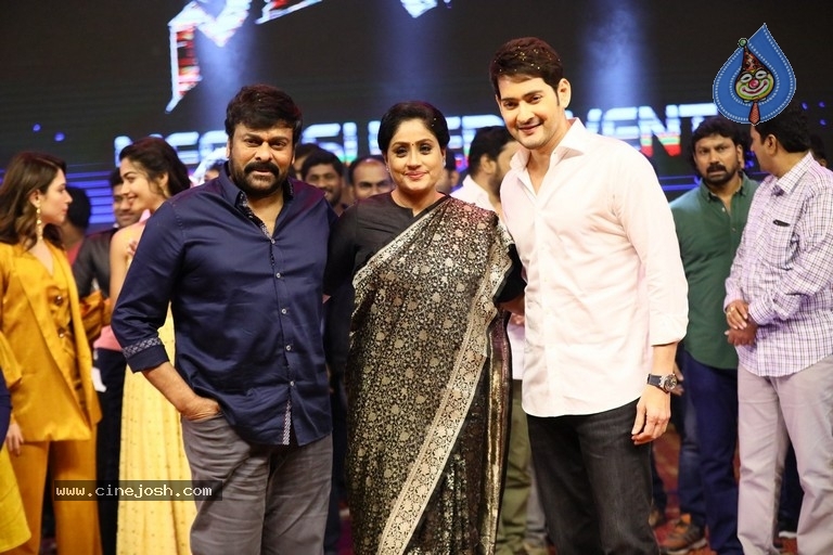 Sarileru Neekevvaru Pre Release Event  - 32 / 70 photos
