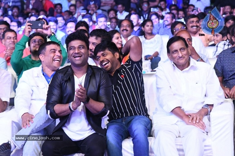 Sarileru Neekevvaru Pre Release Event 06 - 31 / 179 photos