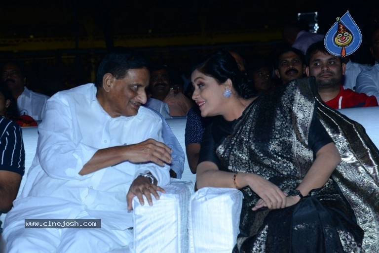 Sarileru Neekevvaru Pre Release Event 06 - 84 / 179 photos