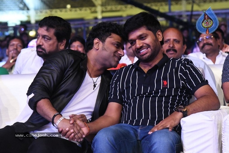 Sarileru Neekevvaru Pre Release Event 06 - 99 / 179 photos