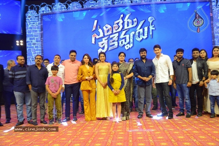 Sarileru Neekevvaru Pre Release Event 06 - 109 / 179 photos