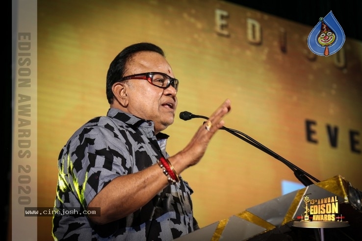 South Indian Cinema Awards - 29 / 44 photos