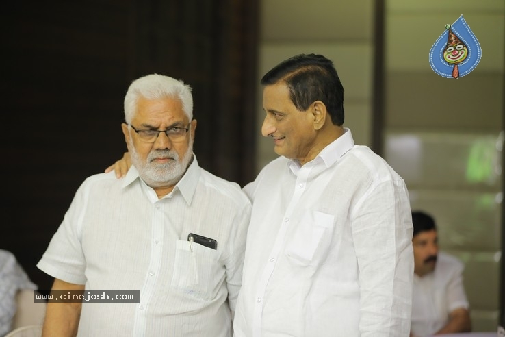 Super Star Krishna And Family - 10 / 47 photos