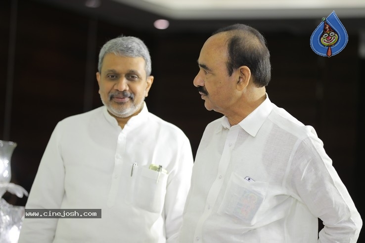 Super Star Krishna And Family - 27 / 47 photos