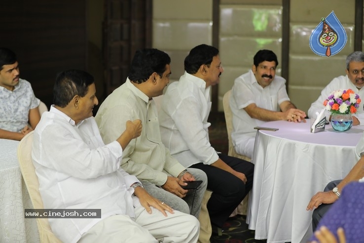 Super Star Krishna And Family - 28 / 47 photos