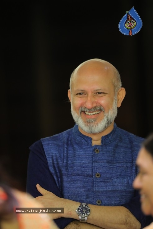 Super Star Krishna And Family - 39 / 47 photos