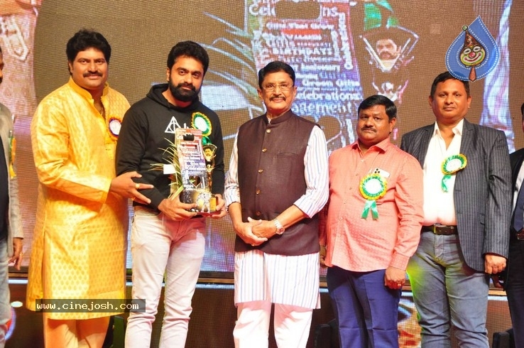 V B Entertainments Bullitera Awards 2019 Photos - 48 / 107 photos