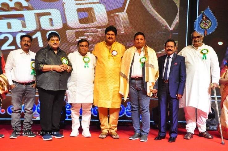 V B Entertainments Bullitera Awards 2019 Photos - 81 / 107 photos