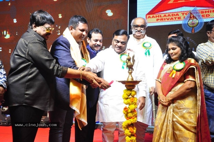 V B Entertainments Bullitera Awards 2019 Photos - 91 / 107 photos