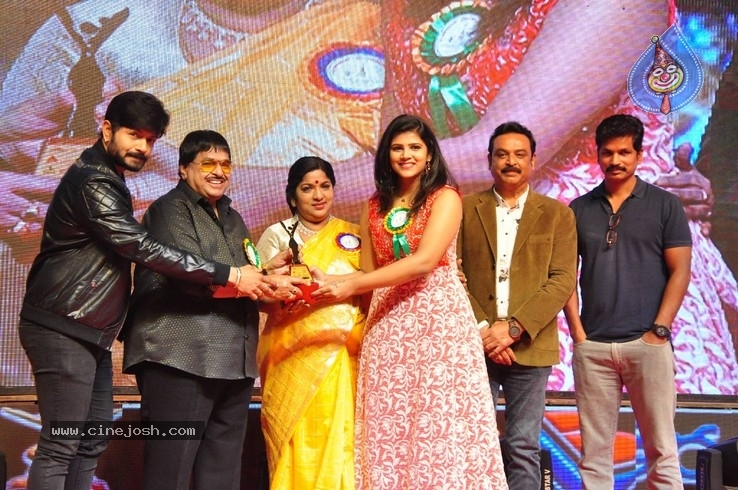 V B Entertainments Bullitera Awards 2019 Photos - 95 / 107 photos