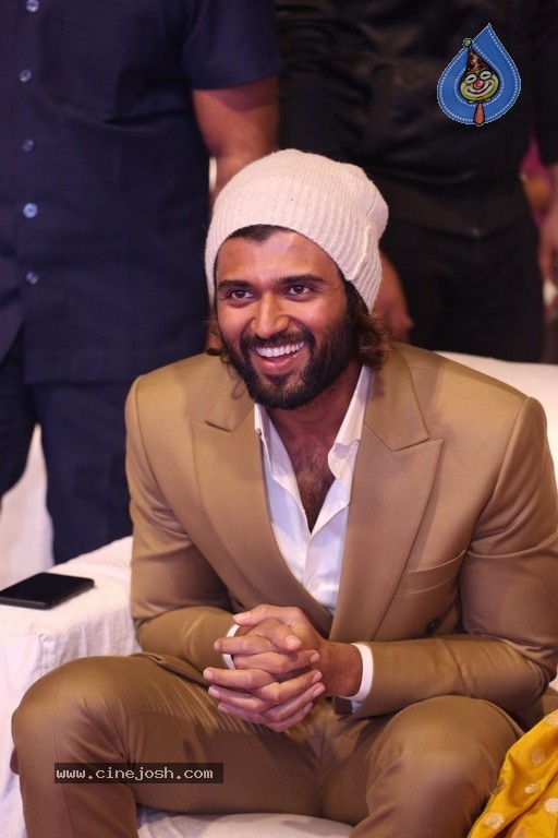 World Famous Lover Pre Release Event - 71 / 84 photos