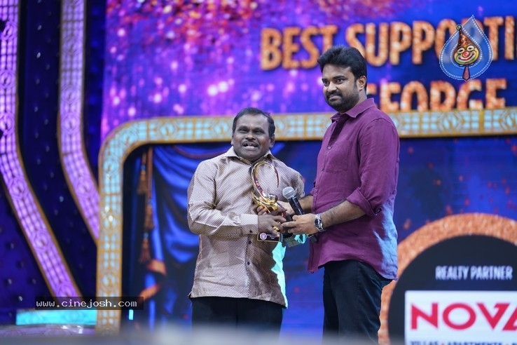 Zee Cine Awards Tamil 2020 Stills - 32 / 66 photos