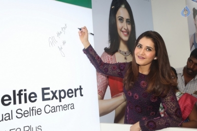 Actress Raashi Khanna Launches Big C Mobile Store at Kukatpally - 20 of 21
