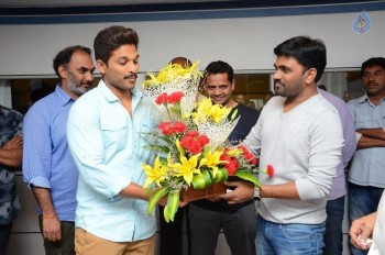 Allu Arjun at Maruthi Birthday Celebrations - 17 of 56