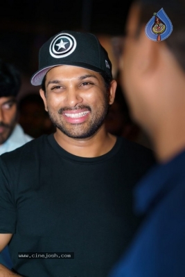 Allu Arjun Congratulate Geetha Govindam Team - 2 of 6