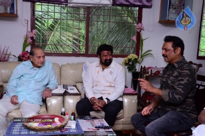 Chandrababu and Balakrishna Meet Superstar Krishna Family - 21 of 60