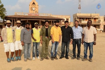 Chiranjeevi at Sardaar Gabbar Singh Sets - 6 of 9