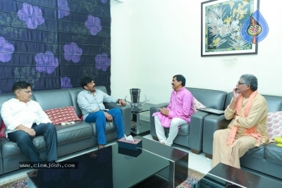 Chiranjeevi  Praises Guinness Record Winner Ramana Murthy - 12 of 21