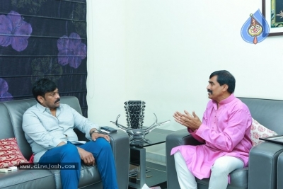 Chiranjeevi  Praises Guinness Record Winner Ramana Murthy - 21 of 21