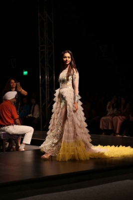 Heroines Walks The Ramp At Lotus Fashion Week 2019 - 6 of 21