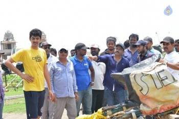 Killing Veerappan New Working Pics - 17 of 21