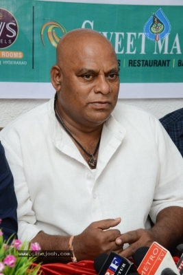 London Babulu Movie Press Meet at Sweet Magic Guntur - 10 of 12