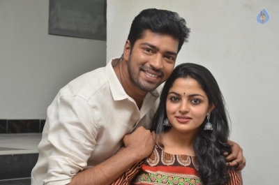 Meda Meeda Abbayi Working Stills - 7 of 13