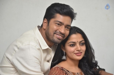 Meda Meeda Abbayi Working Stills - 12 of 13