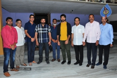 Mega Star Chiranjeevi Watching Vijetha Movie - 15 of 28