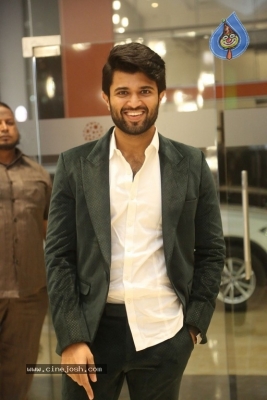 Mental Madhilo Movie Pre Release Event 2 - 37 of 40