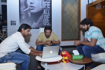 O Pilla Nee Valla Movie Motion Poster Launch - 7 of 12