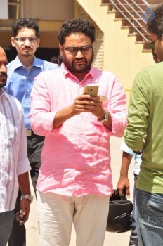 Okka Ammayi Thappa Theater Coverage - 8 of 23