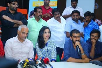 Pelli Choopulu Premiere Show at Vijayawada - 38 of 40