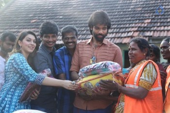 Pokkiri Raja Team Flood Relief Event - 26 of 42