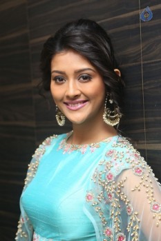 Pooja Jhaveri Gallery - 12 of 33