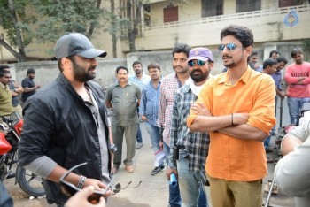 Raja Cheyyi Vesthe New Working Photos - 2 of 12