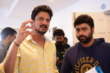 Raja Cheyyi Vesthe New Working Photos - 6 of 12