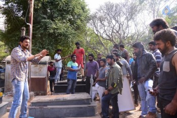 Raja Cheyyi Vesthe New Working Photos - 10 of 12