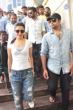 Raja Cheyyi Vesthe Theater Coverage - 4 of 21