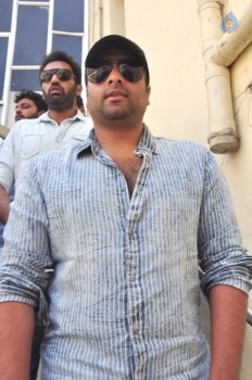 Raja Cheyyi Vesthe Theater Coverage - 5 of 21