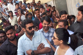 Raja Cheyyi Vesthe Theater Coverage - 6 of 21