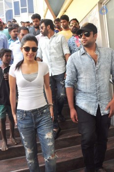 Raja Cheyyi Vesthe Theater Coverage - 13 of 21