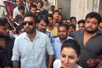 Raja Cheyyi Vesthe Theater Coverage - 15 of 21